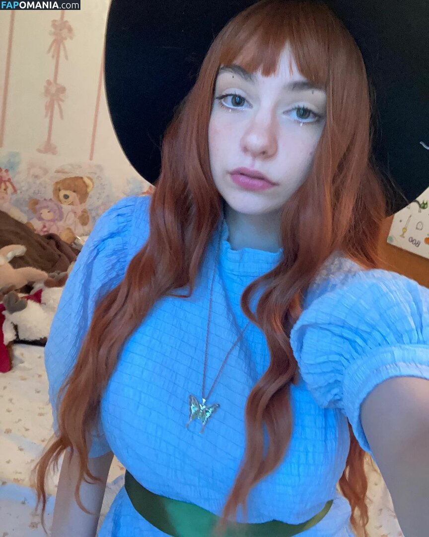 Dolly Monroe dollymonroe porcelainmilkbottle sleepylittledolly Nude OnlyFans Leaked