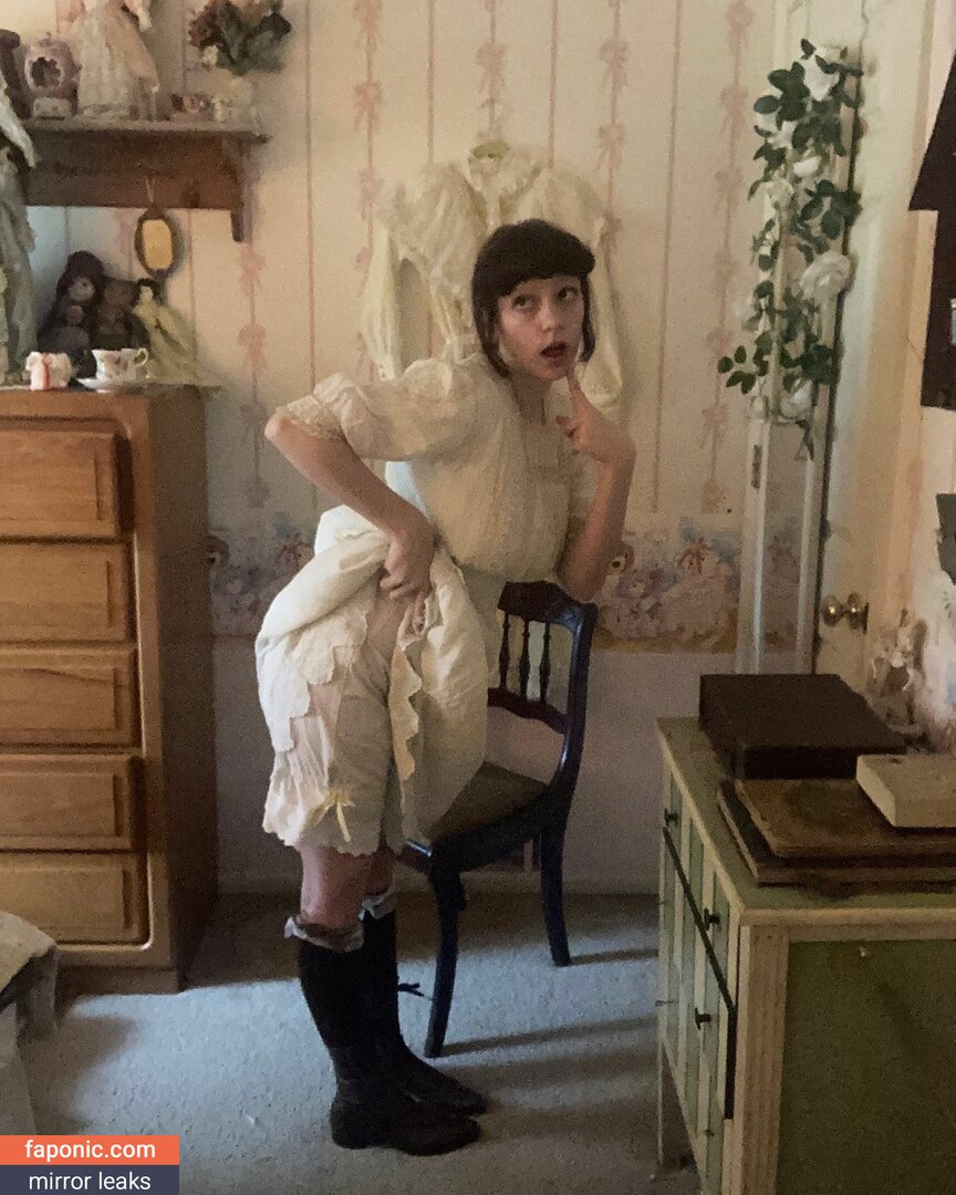 Dolly Monroe aka dollymonroe aka porcelainmilkbottle aka sleepylittledolly Nude Leaks OnlyFansPatreon