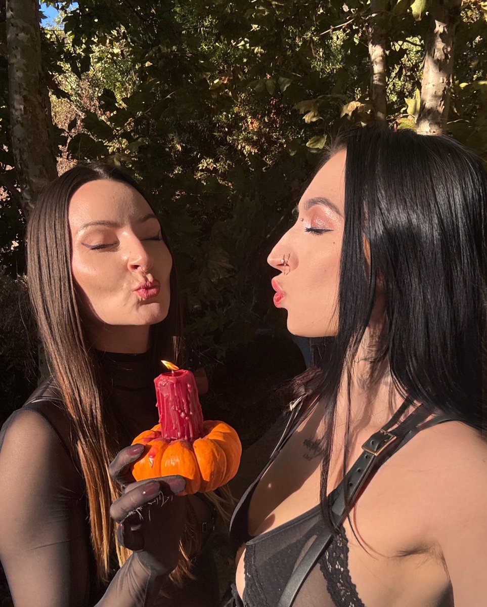 Mistress Jennifer Hex enchantresshex X