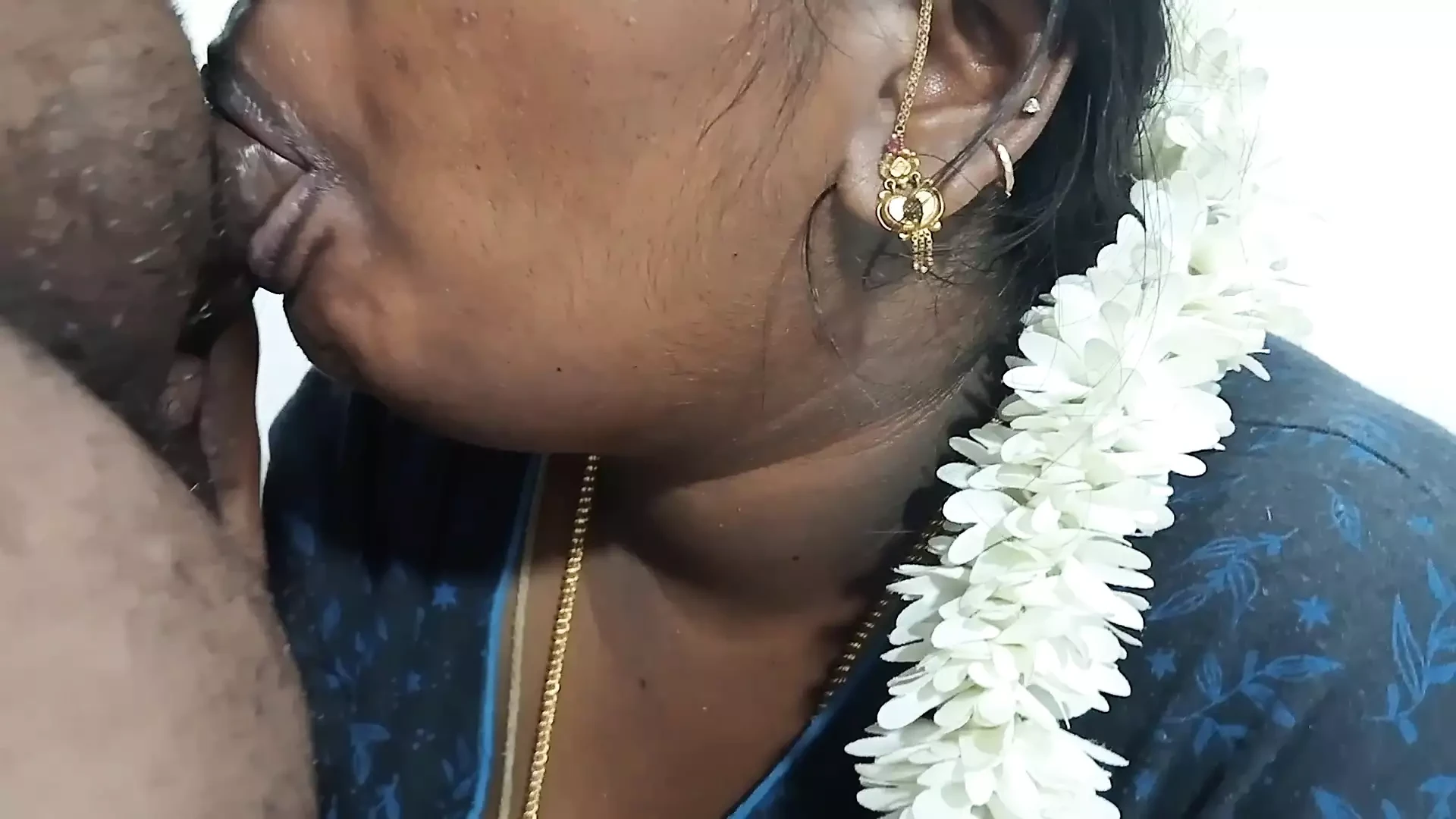 Tamil Wife Deep Sucking: Amateur Amateur Porn feat. Raju king