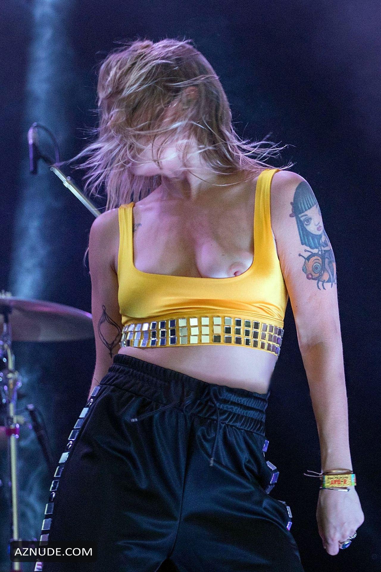 Tove Lo Suffered Nip Slip On Stage