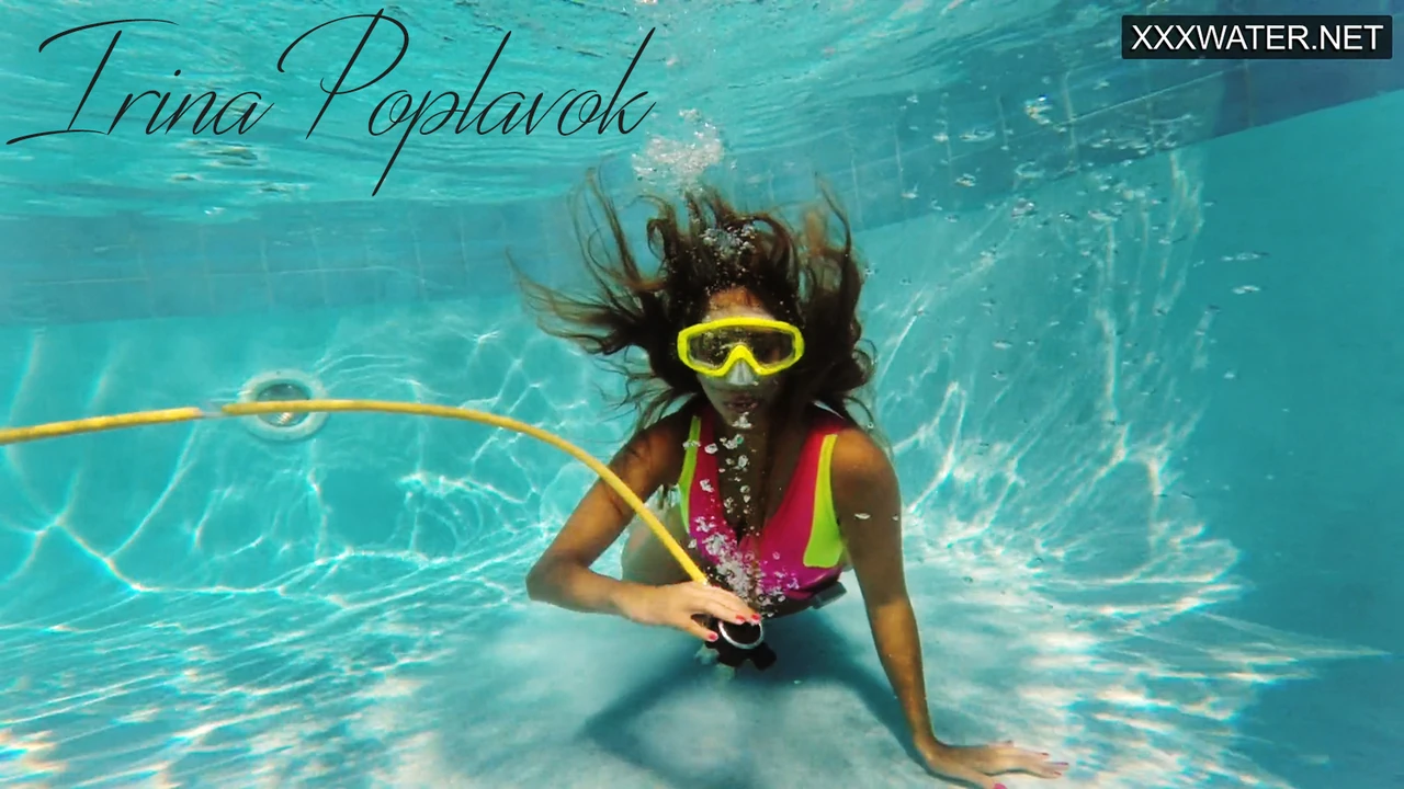 Hottest Babe Irina Poplavok is Naughty in the Pool: Russian Porn by Under Water Show