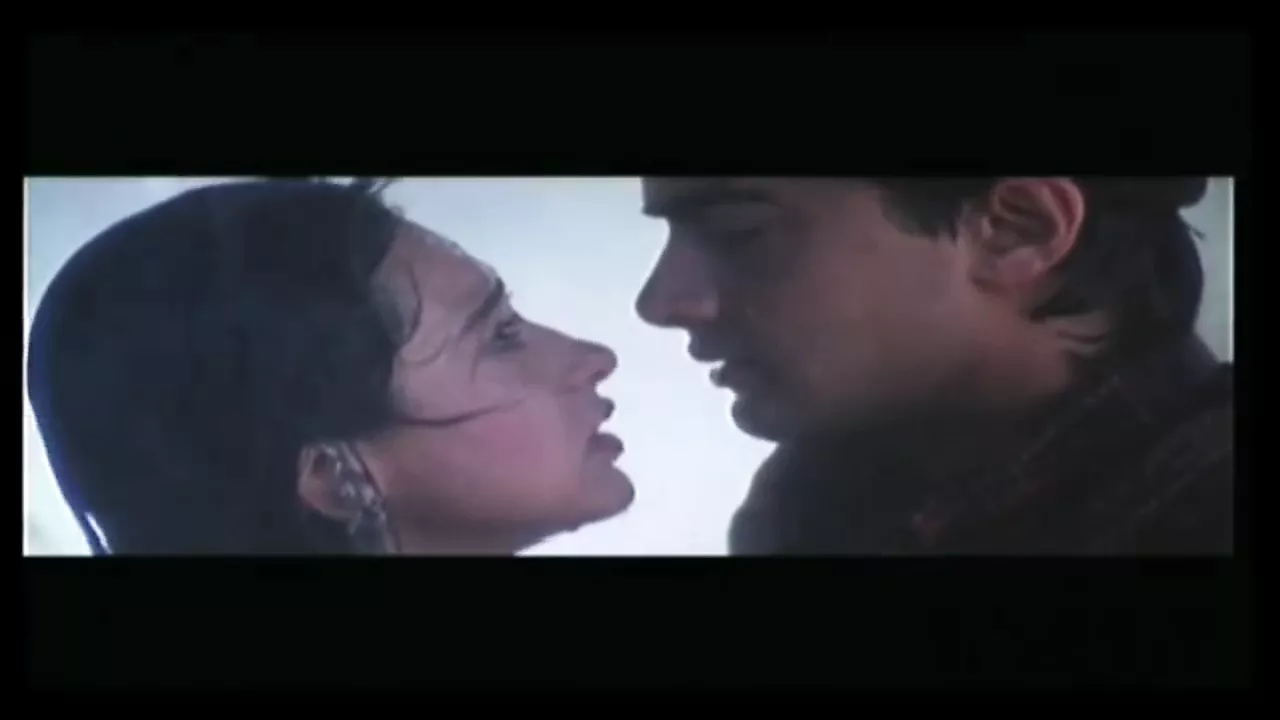 Karishma Kapoor Long Kiss: Indian Celebrity Celebrity Porn