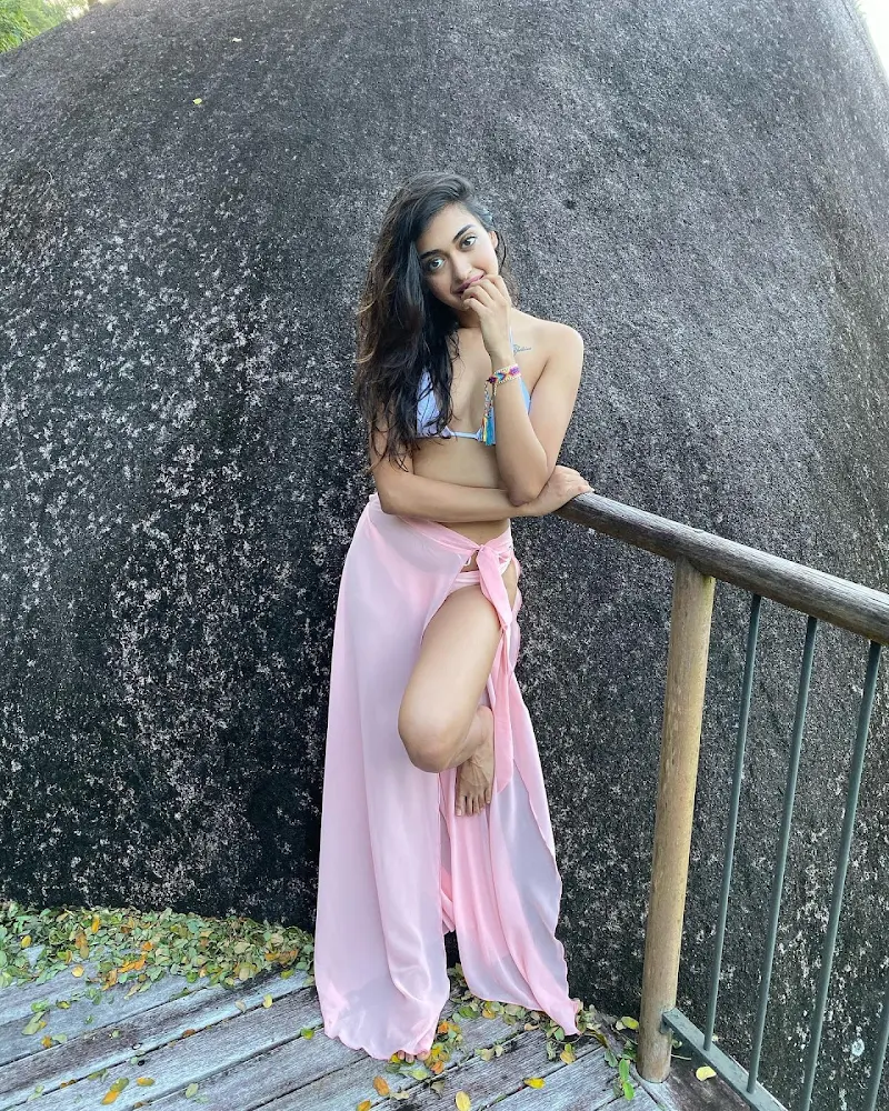 10 hot photos of Gayatri Bhardwaj in bikini and swimsuits