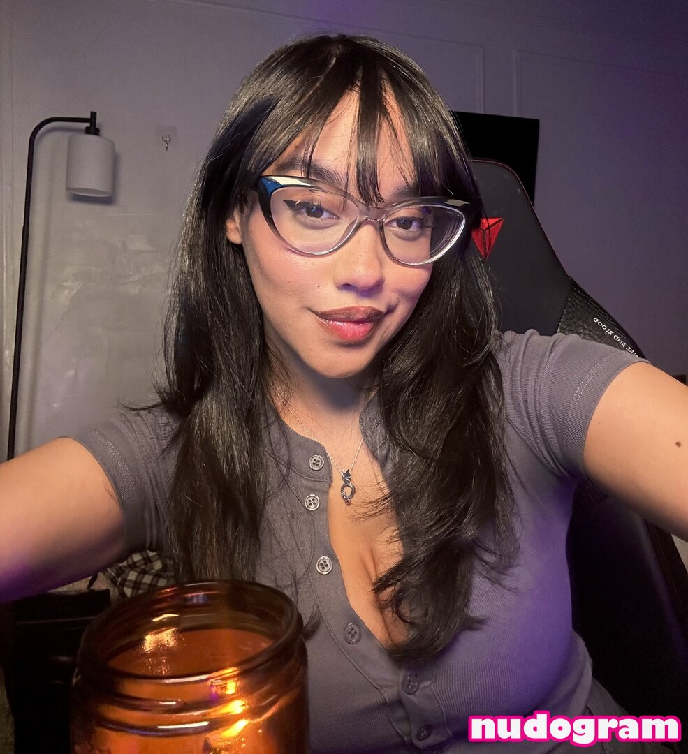 OFTV itsqueennovaa Nude Leaks OnlyFans