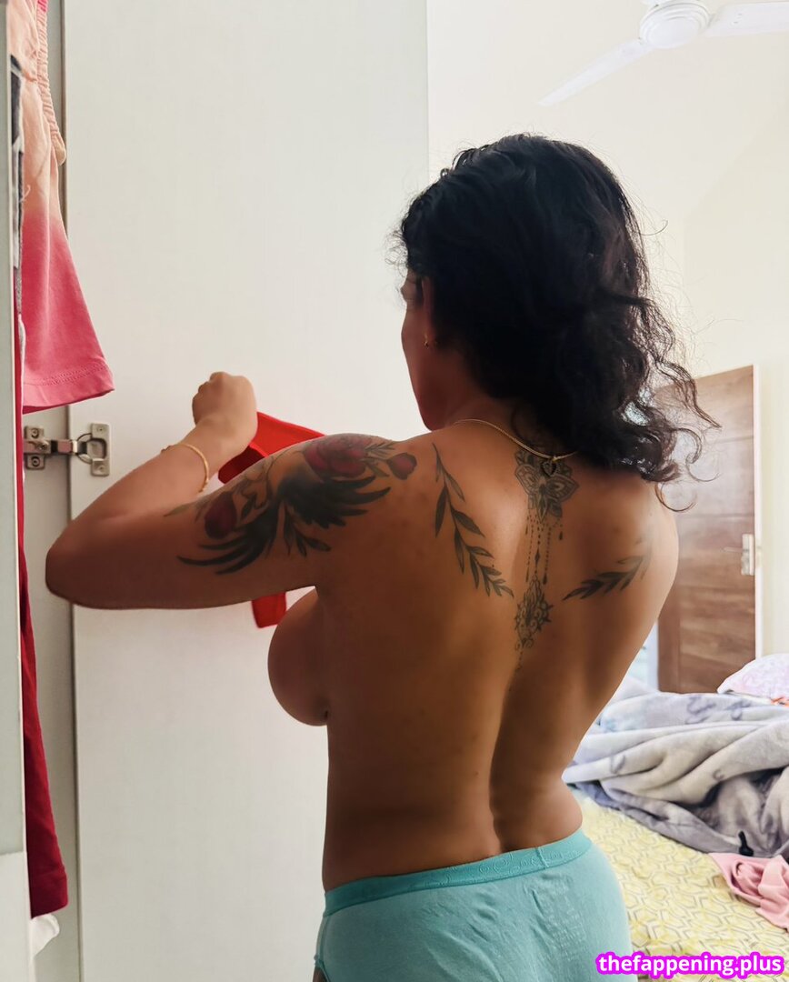 Reshmi R Nair resmirnair resmirnair. resminair resmirnair Naakte OnlyFans Foto 1