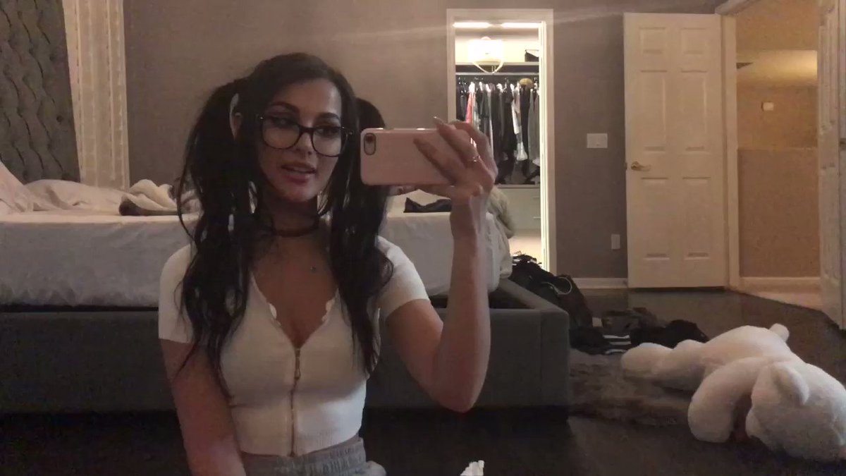 sssniperwolfs video Tweet