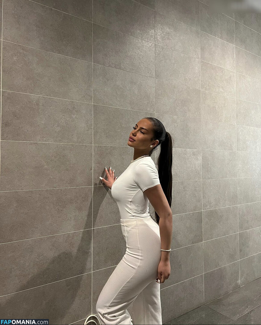 valonaash Nude OnlyFans Leaked