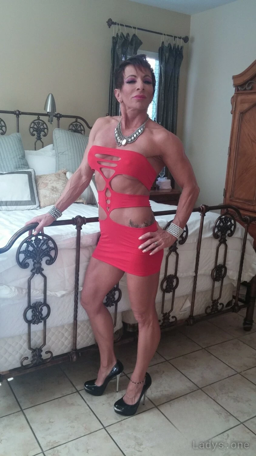 Escort model Anna Phoenixxx