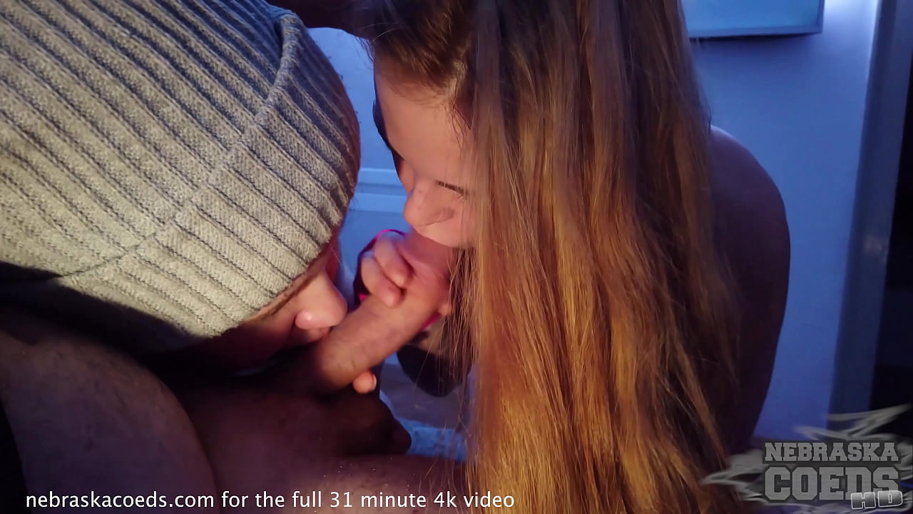lucky cameraman gets a bj from two hot models behind the scenes