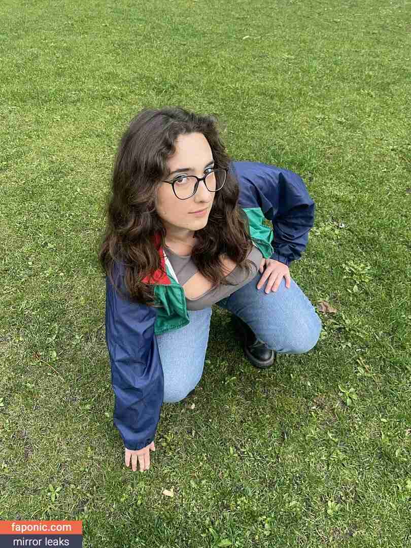 Julia Ain aka qveenjulia Nude Leaks OnlyFans
