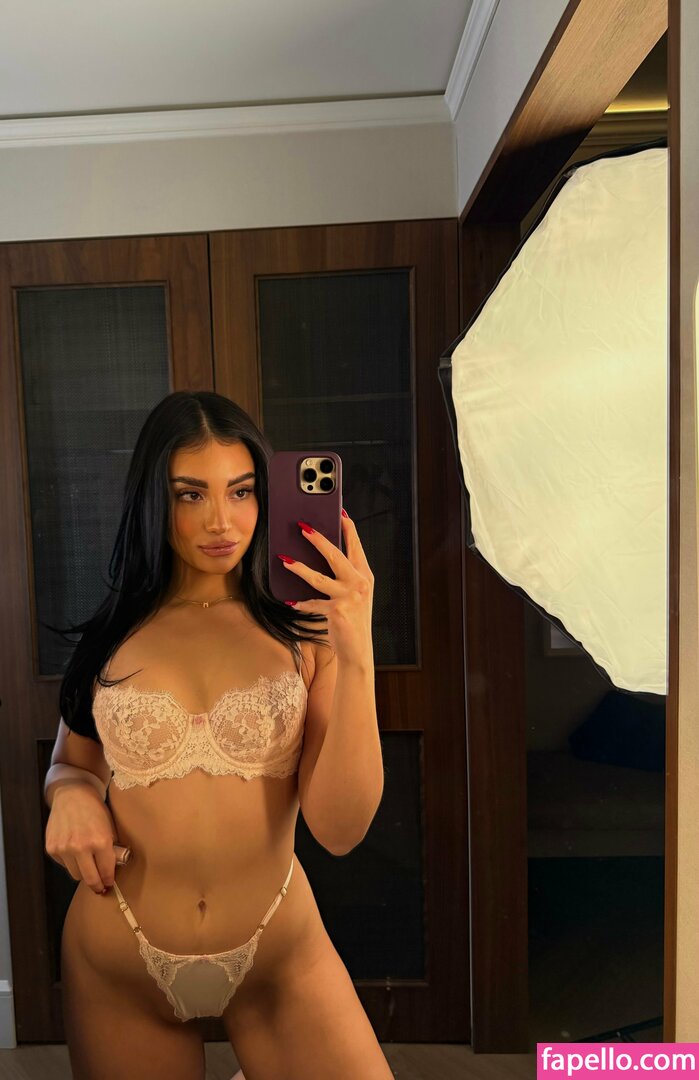 Mia Milan mia.milan thereal.milan Nude Leaked OnlyFans