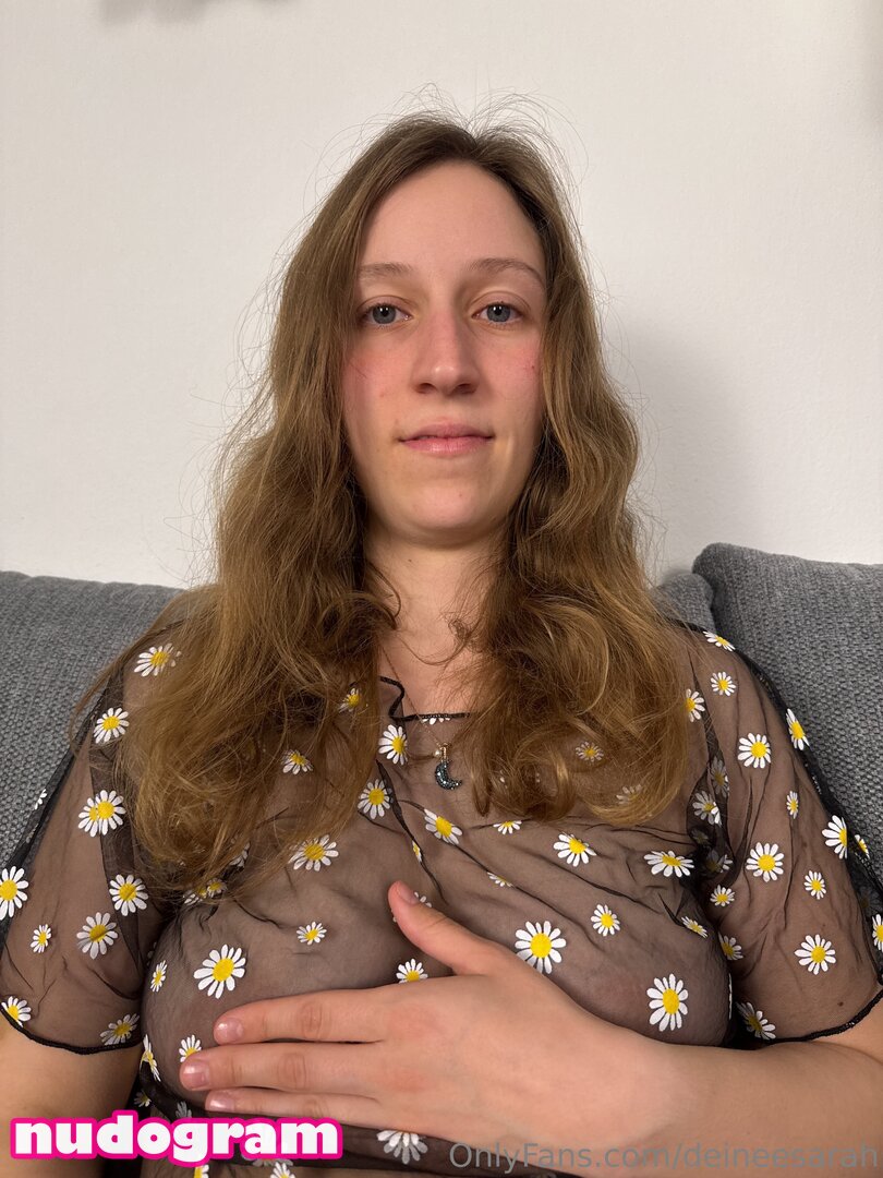 Deineesarah sarahunterrrwegs OnlyFans 2