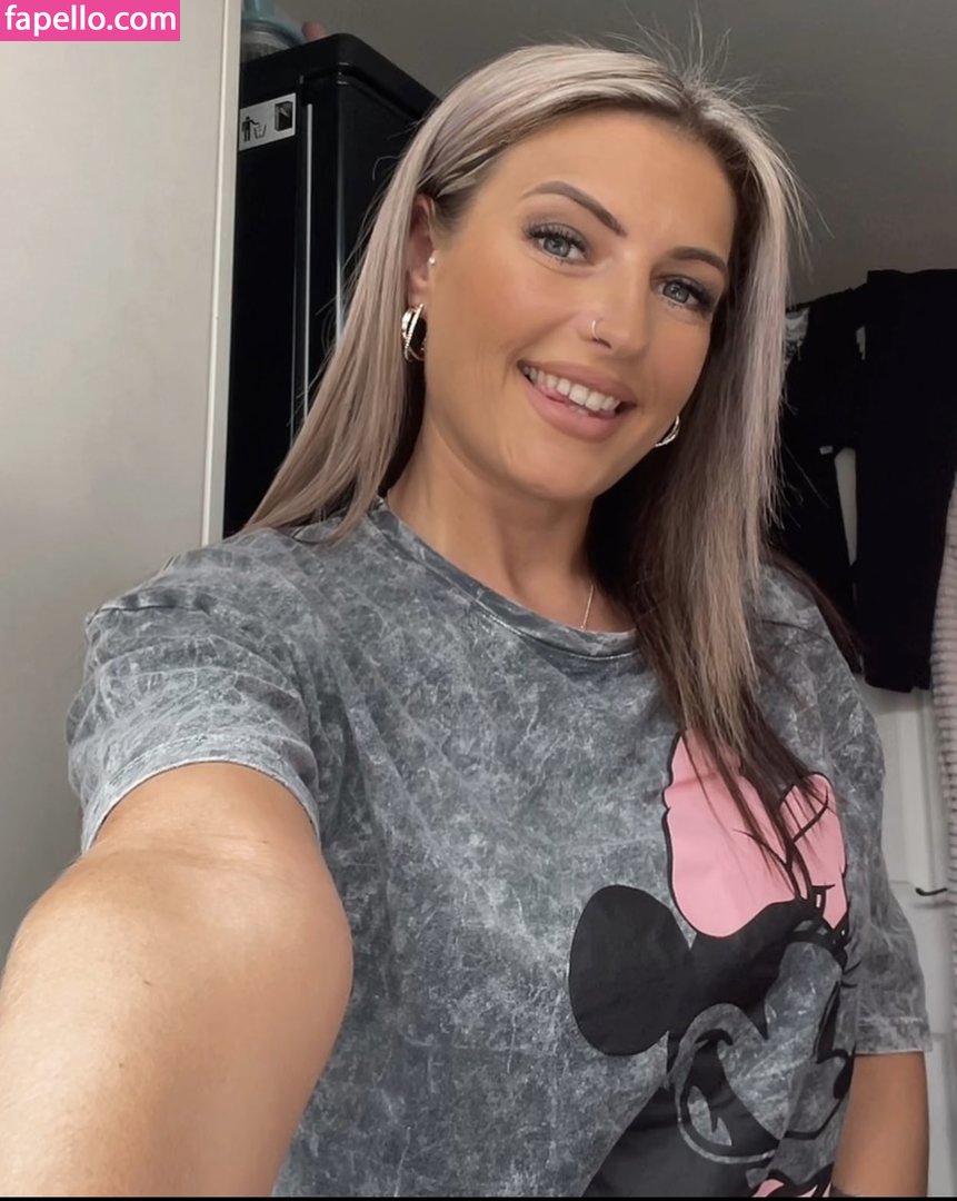 Kerry Essex Baker kerrieessexbaker kerrieessex Nude Leaked OnlyFans