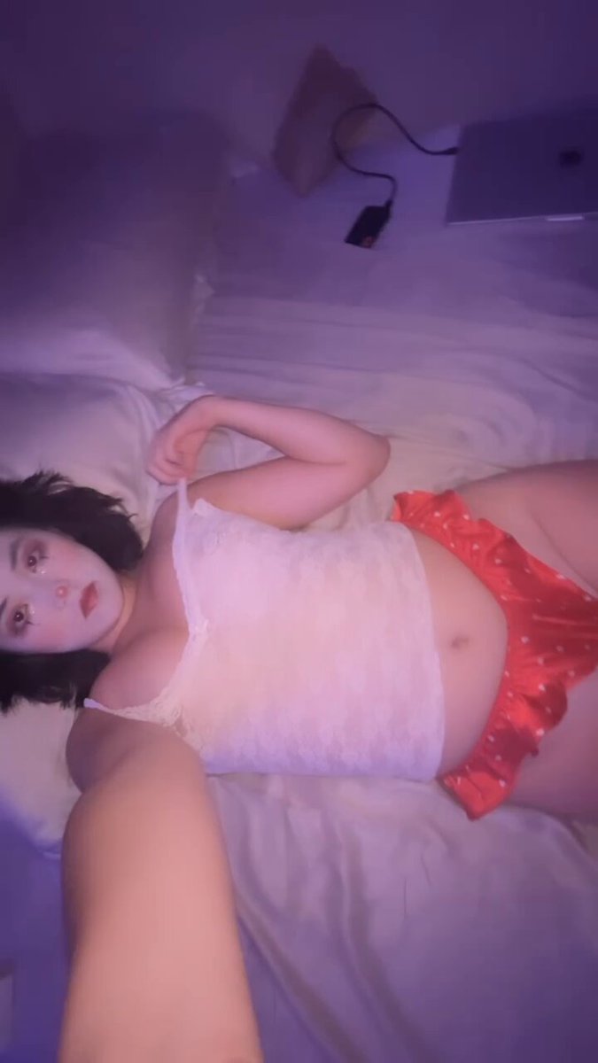 99lydiarens video Tweet