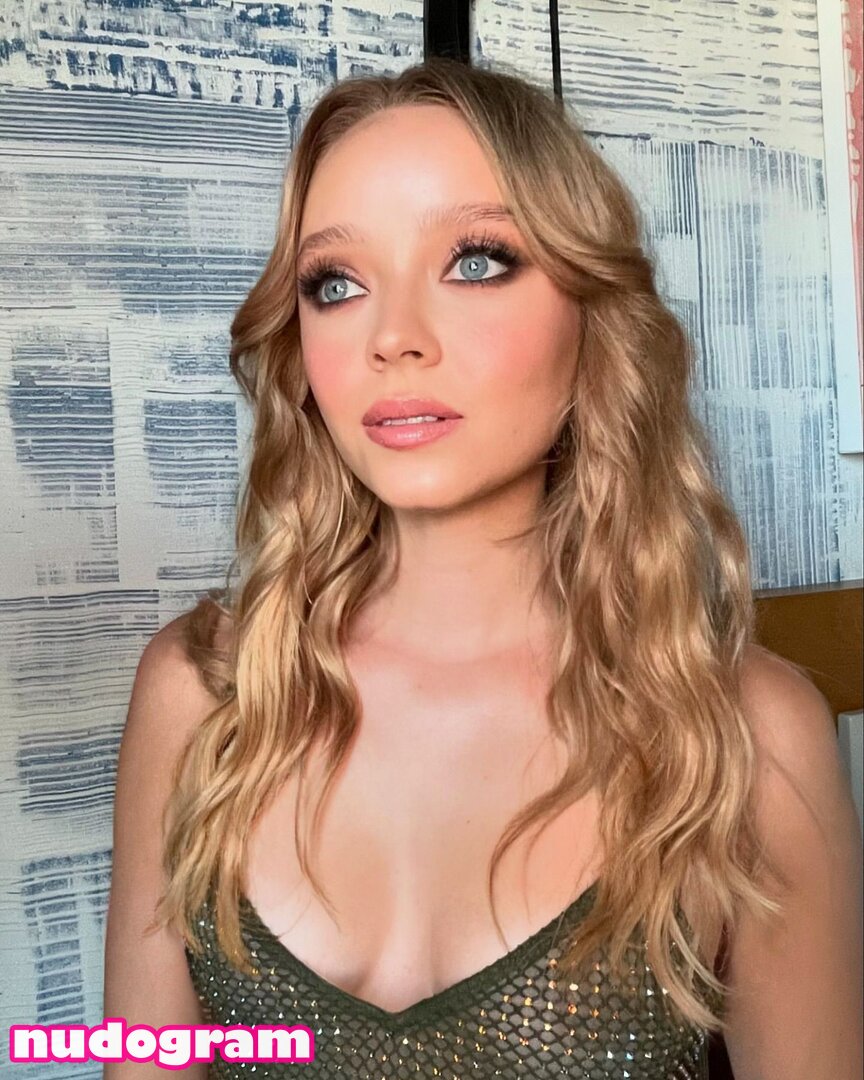 Madeleine Arthur madeleinearthur OnlyFans 11