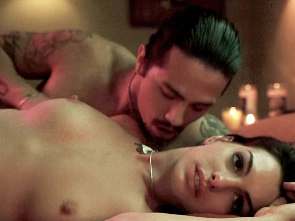Anne Hathaway Nude Scenes From Havoc Enhanced In 4K