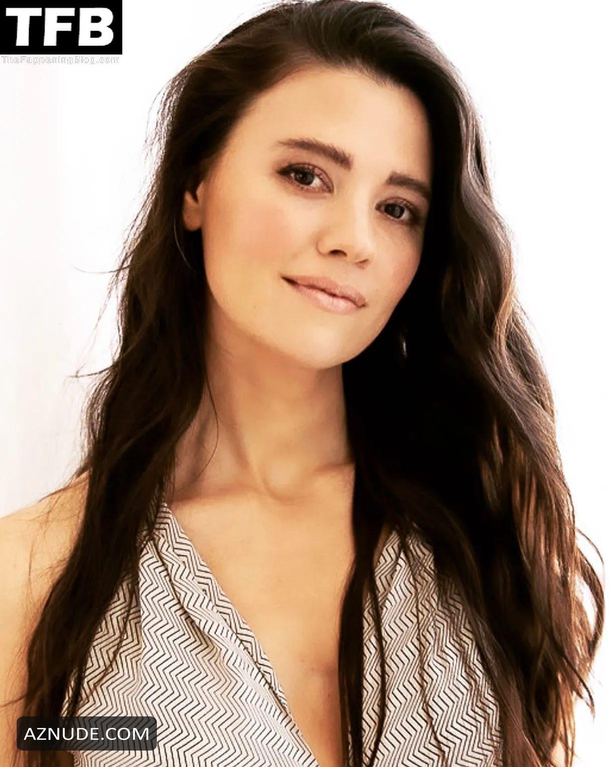 Meredith Garretson Sexy Photos Collection