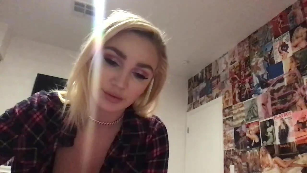 Kendra Sunderland livestream