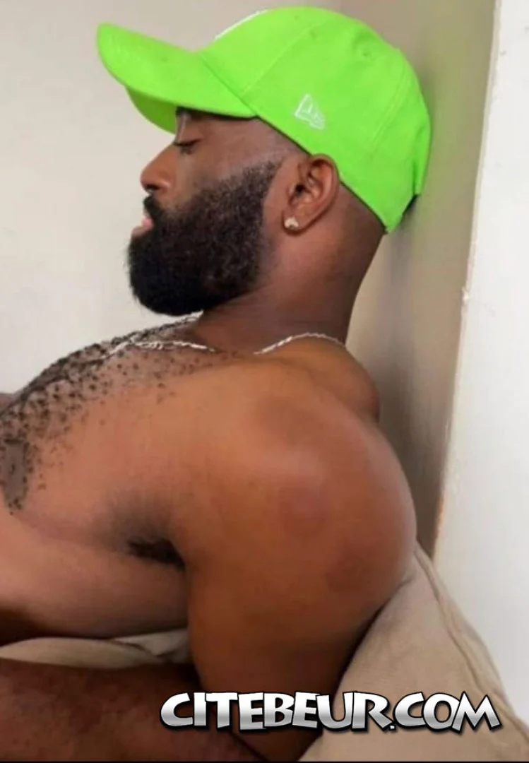 Yanis Black gay porn star from Frenchporn