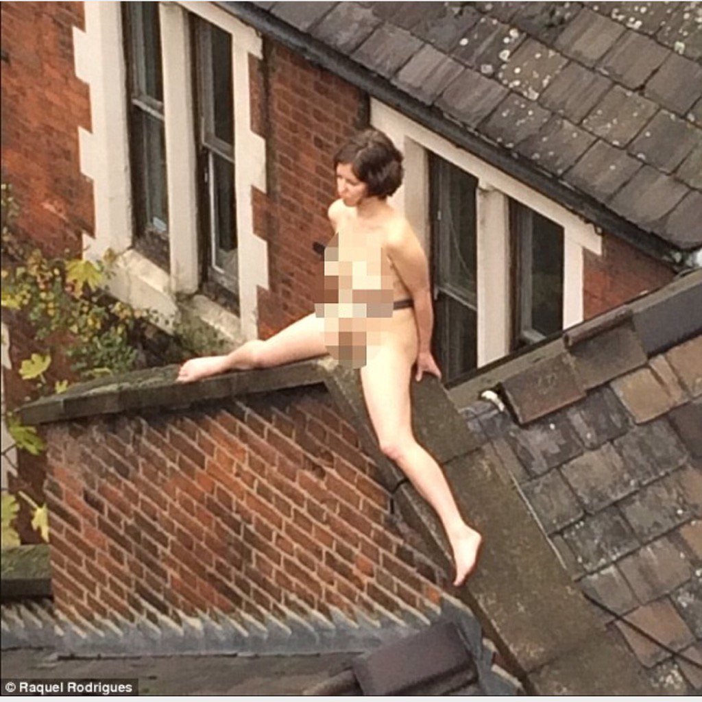Diane Morgan on X: Princess Leia is straddling the roof naked again.
