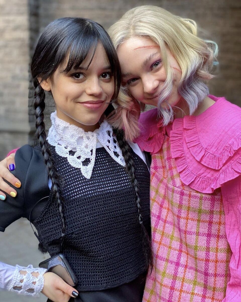 Emma Myers 8x10 Photo With Jenna Ortega