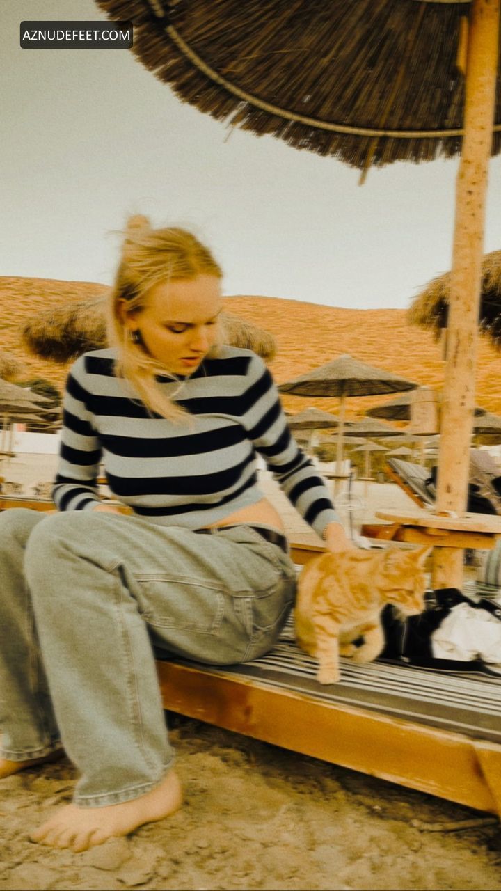 JULE HERMANN Feet