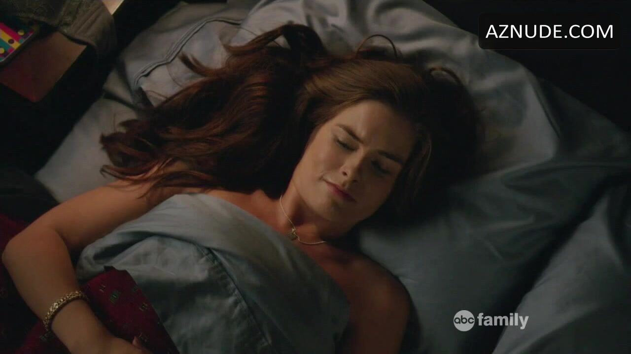Rachel Shenton Underwear scenes in Switched At Birth