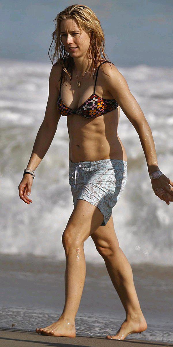 Téa Leoni nude naked