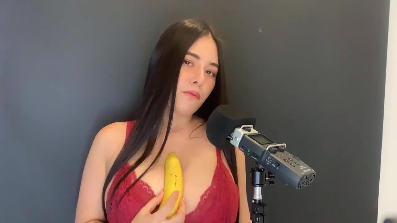 ASMR Wan Sucking a