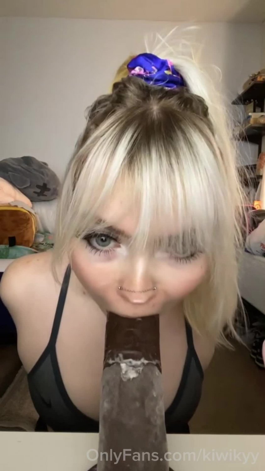 Cute 18 year old deepthroats bbc dildo