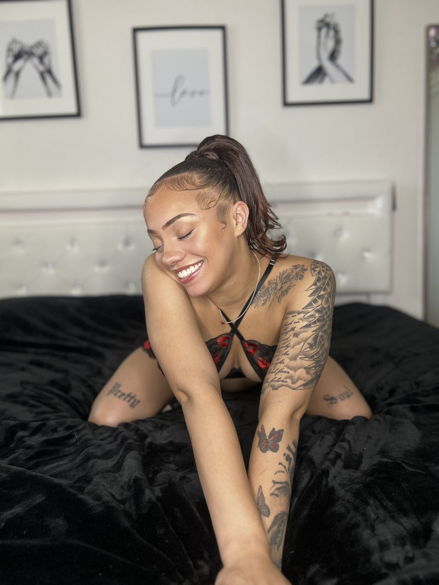 Mia Lewis themiaj47