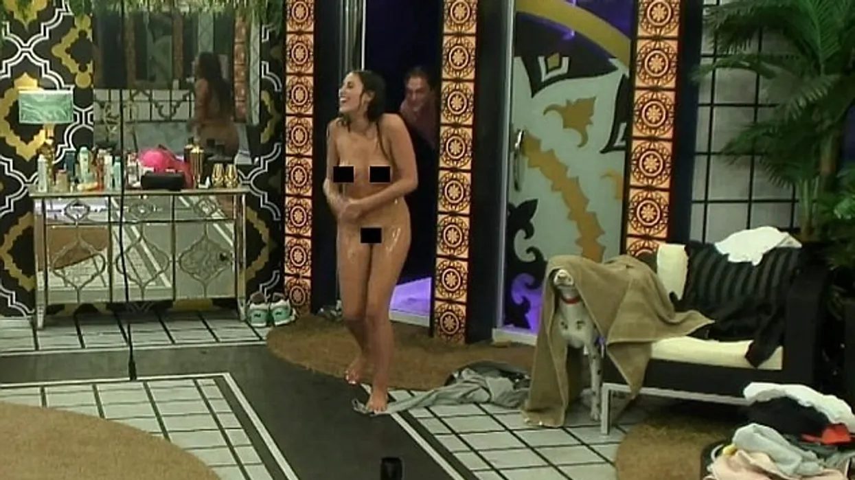 The resident of Big Brother shocks! He comes out naked from the shower Photo 16
