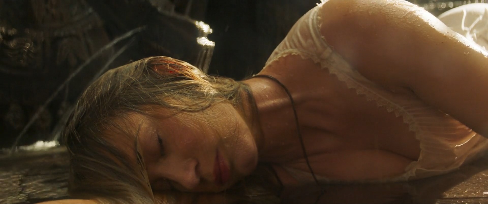 Nude video celebs Actress Emily Blunt