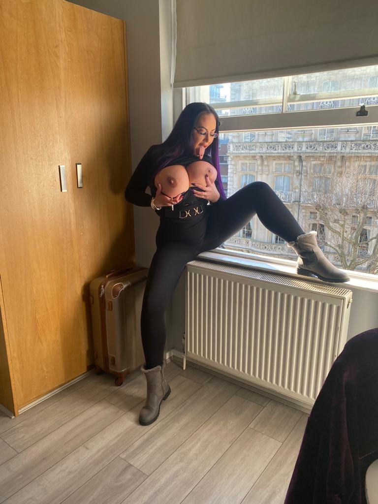 Emma butt fanbase emabuttfans
