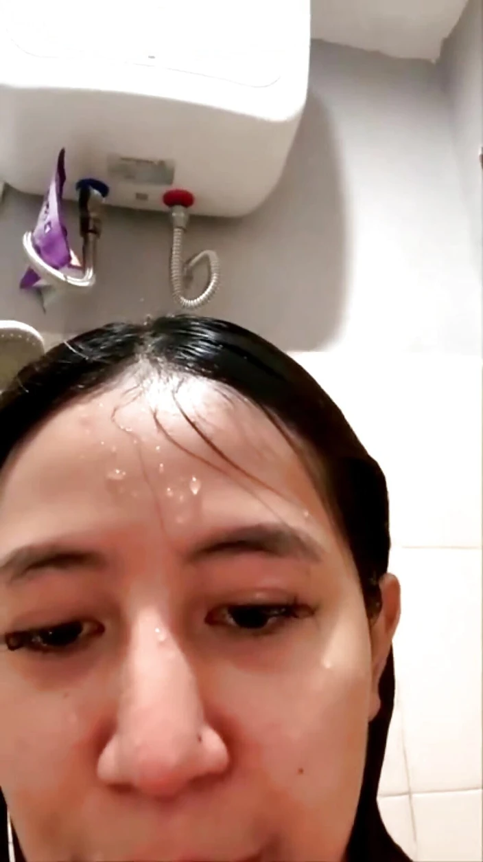 Skandal Selebgram Indo Live Sambil Mandi ft. Indoseblay: Interactive Shower Tight Pussy Girl Masturbating Big Natural Tits Porn