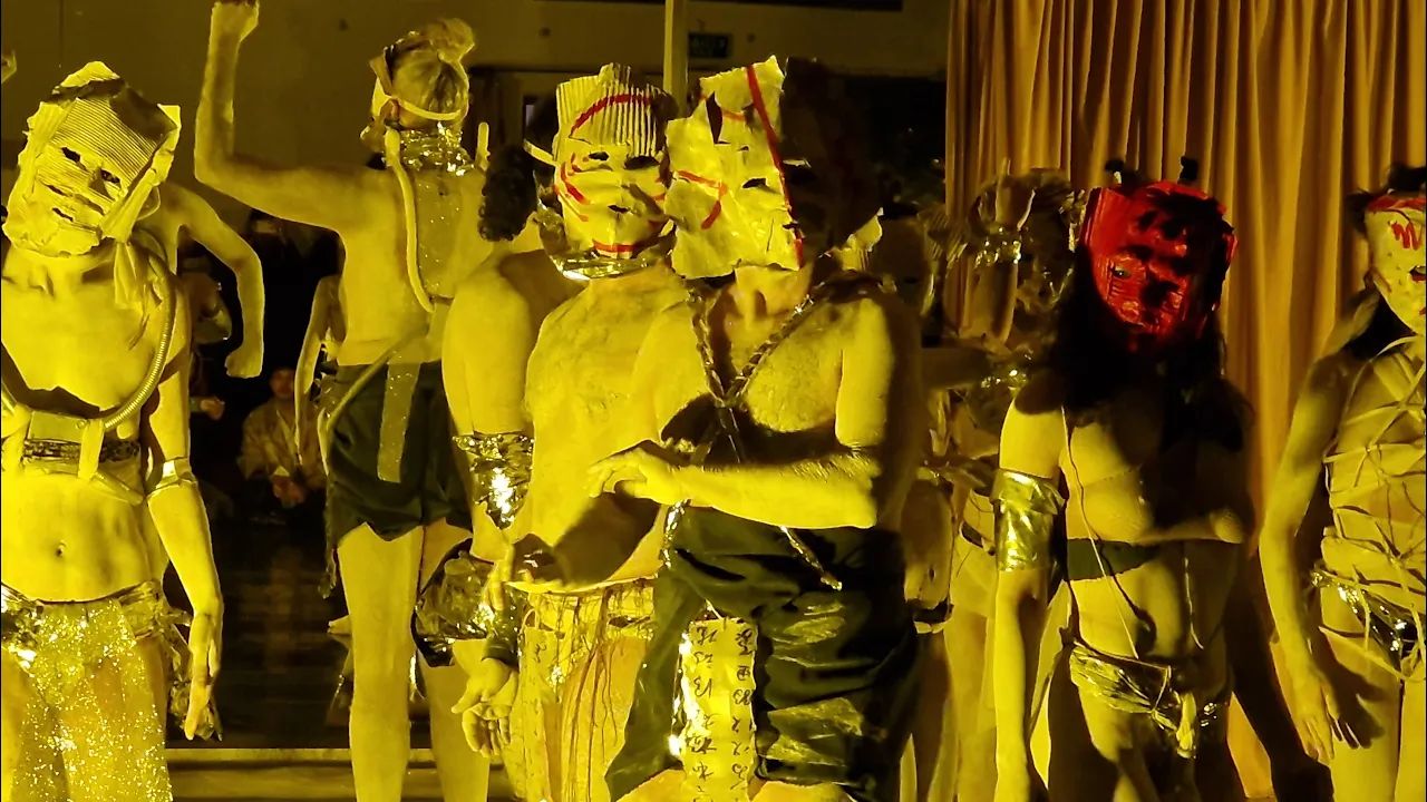 Theatre :some Topless Girls Start 0:02