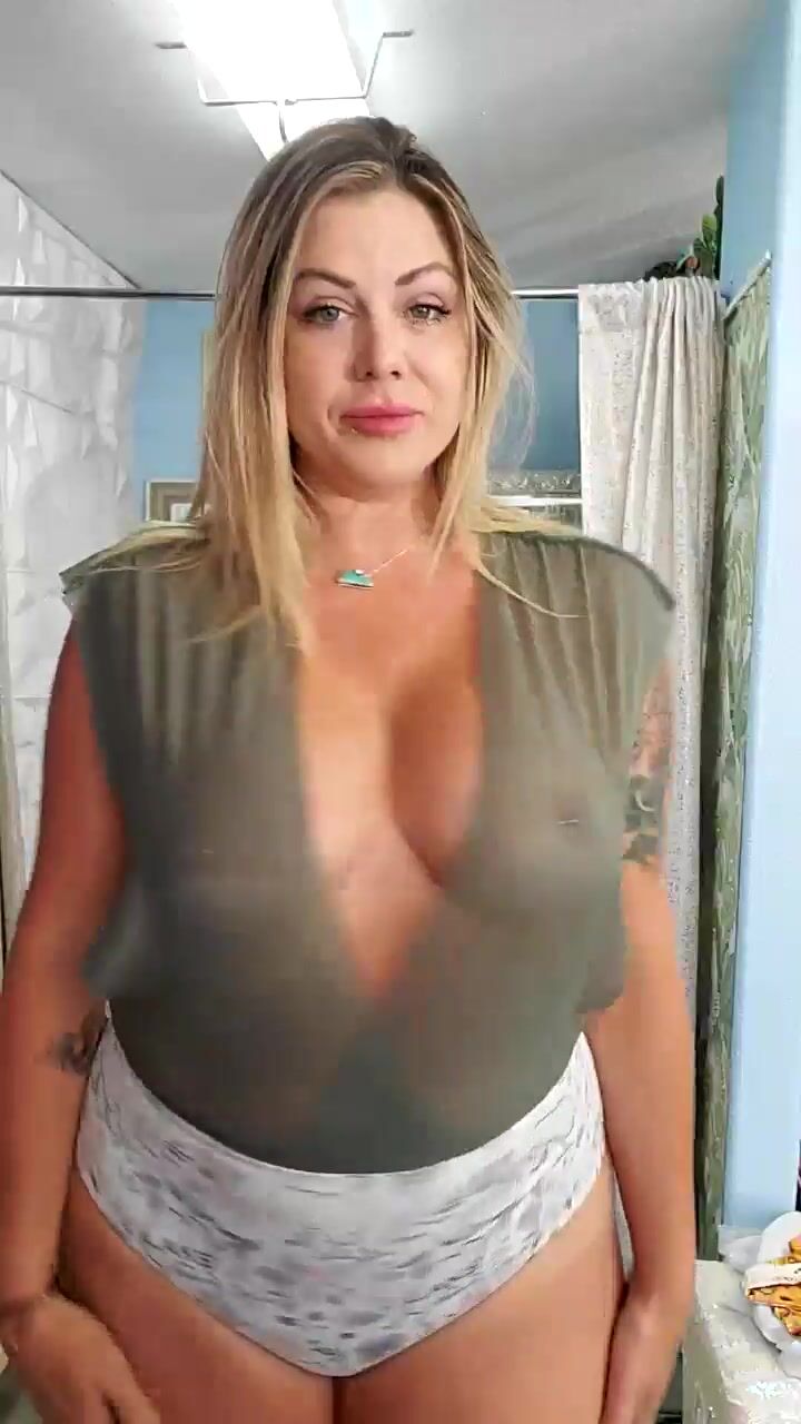 Watch online Bikinibee aka Bikinibee OnlyFans