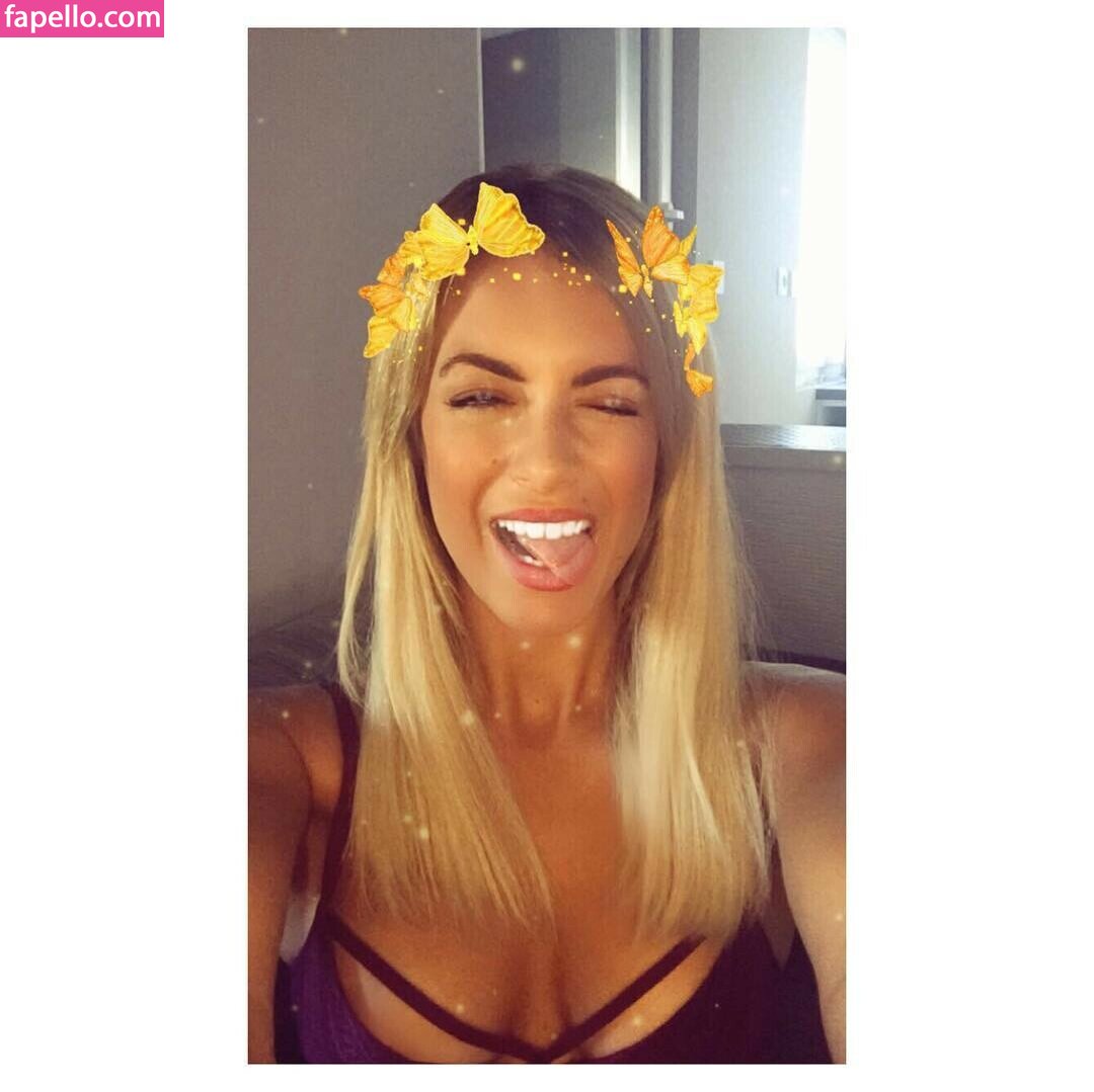 Carla Moreau carlamoreau Nude Leaked OnlyFans Photo fapelloi22