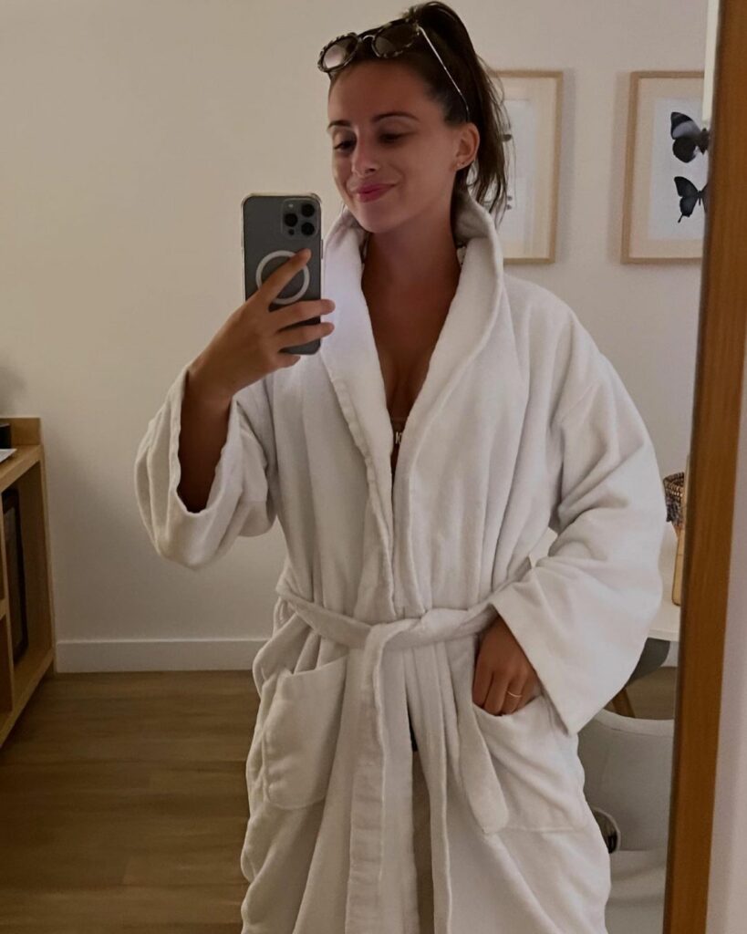 Toutes les photos de Carla Valette nue et seins nus