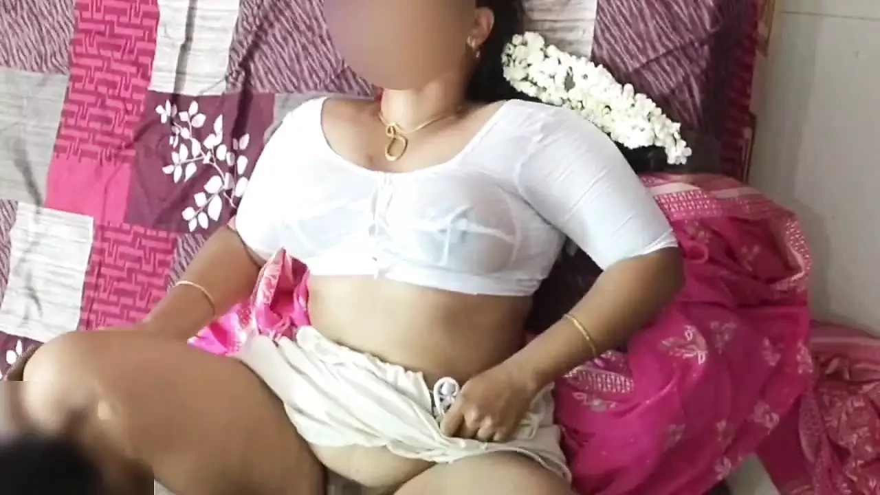 Sujatha Nude Aunty In Blouse Porn Videos