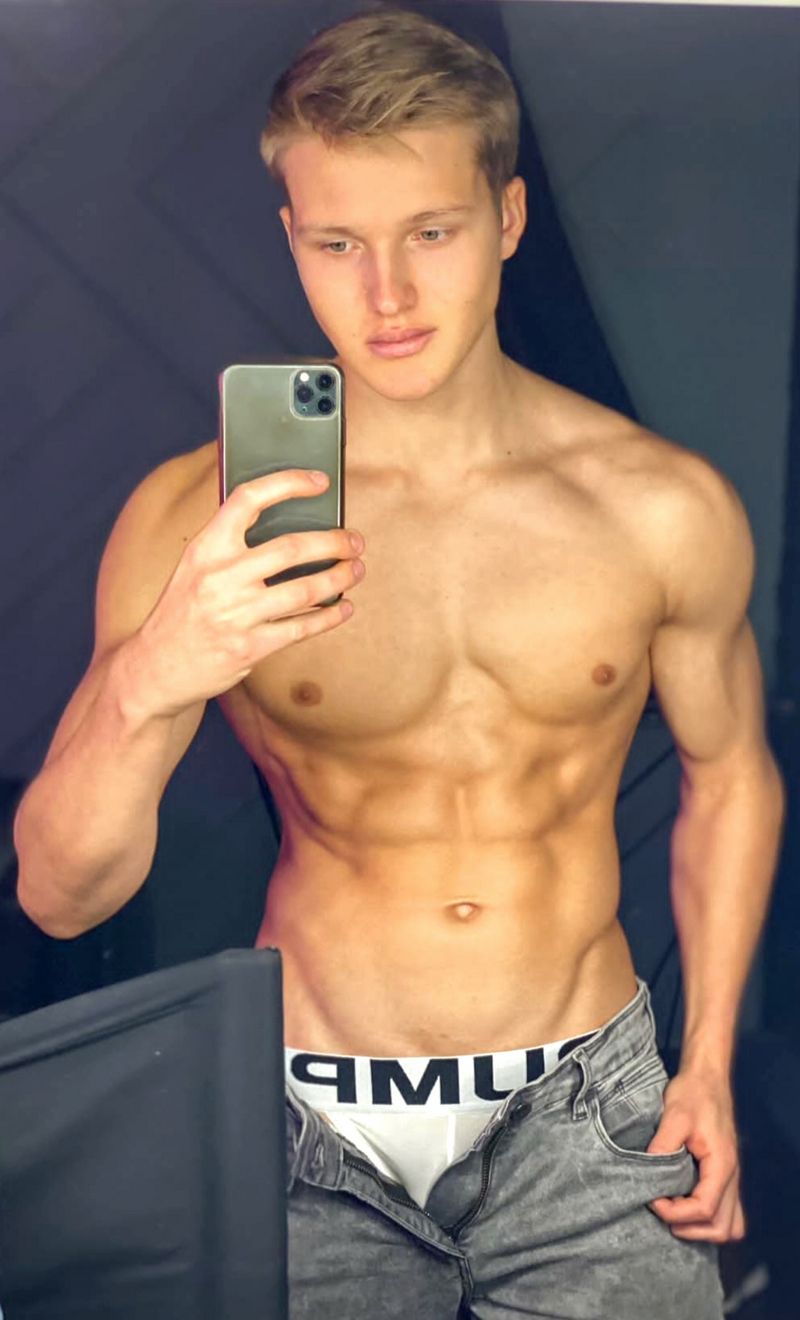 Blond Archives