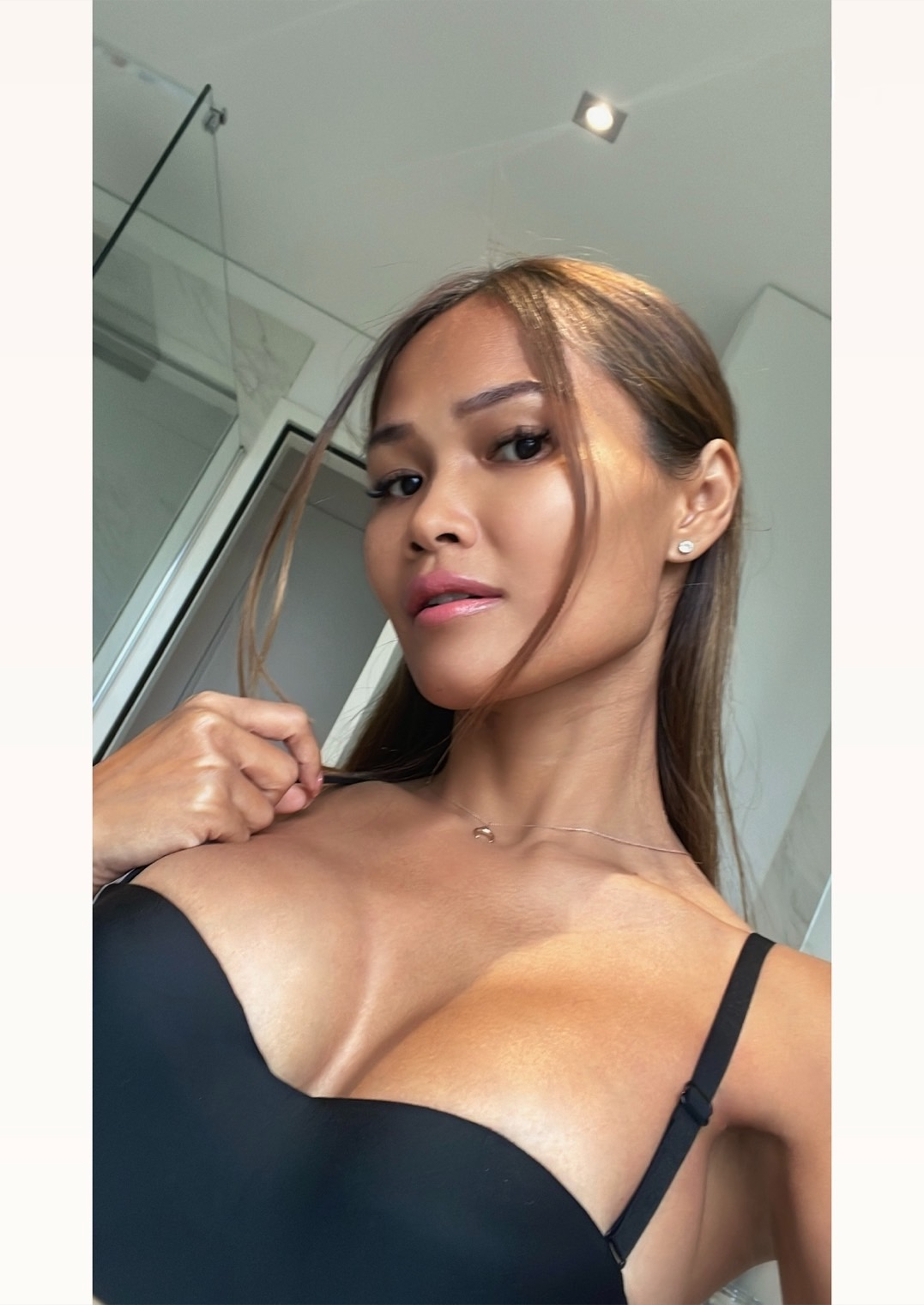 OnlyFans model pompamnoi
