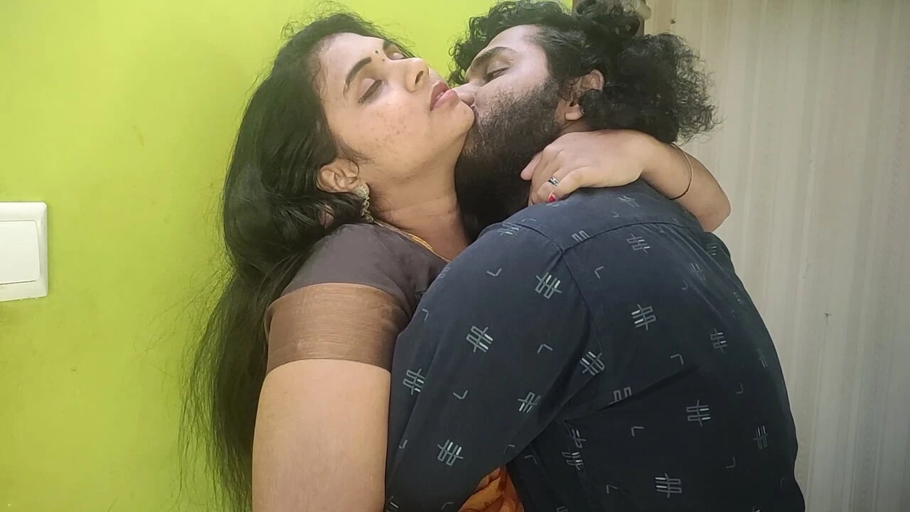 Vaishnavy and Sharun Long Lip Lock Part 1 Vaiga and Varun Long Lip Lock Lip Lock Romance Saree Lip Lock Romance Lip Lock