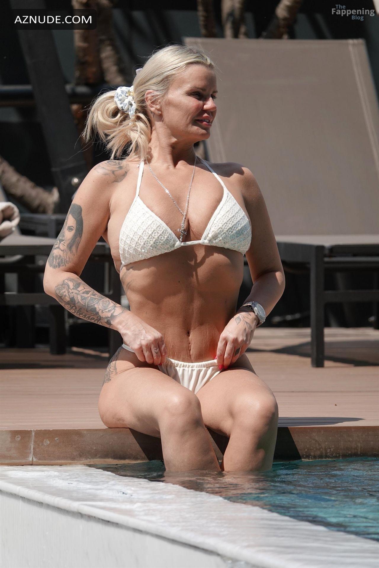 Kerry Katona Sexy Spotted Showing Off Her Amazing Bikini Body By The Poolside In Thailand