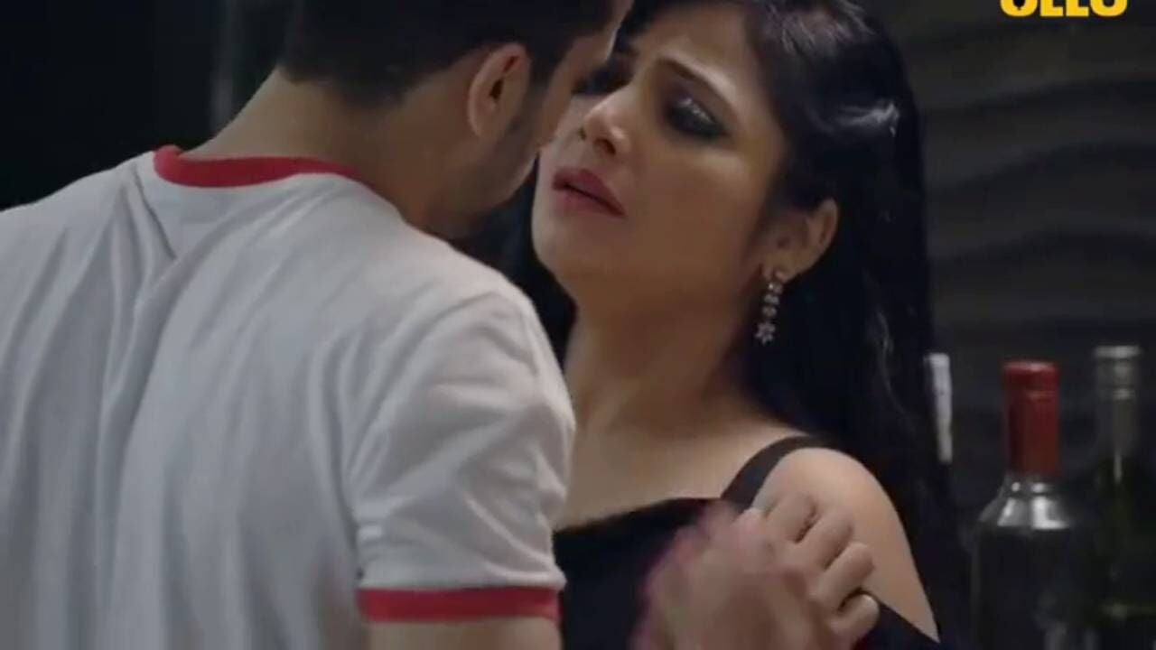 Sexy Indian milf Rajsi Vermas hot sex scene with daughters bf