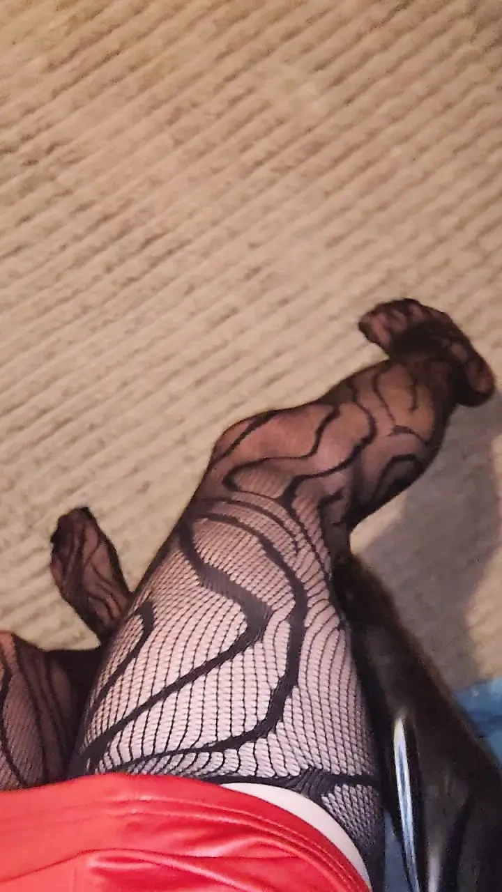 Teasing My Fishnet Stocking: Gay Amateur Amateur Porn feat. LoverPantyhose by FapHouse