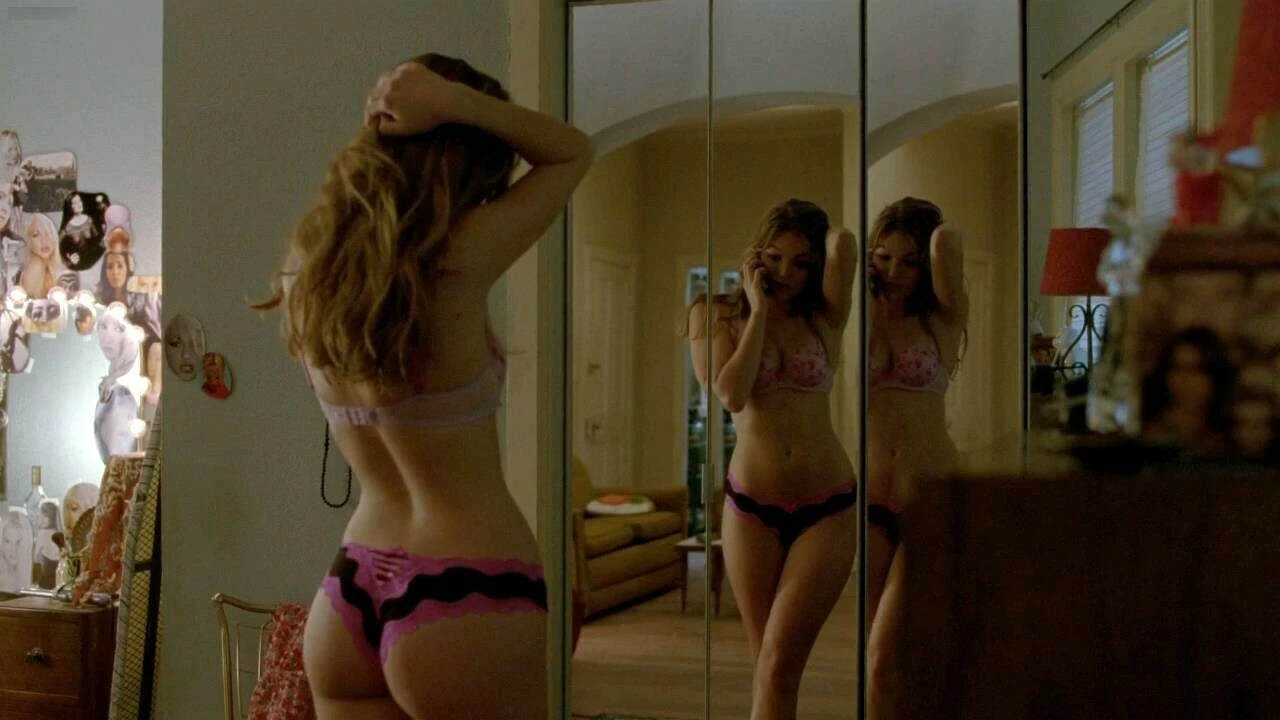 Lili Simmons
