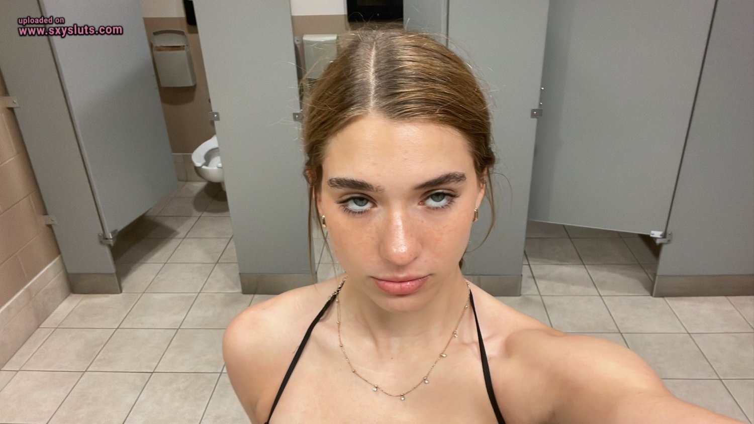 Rachel hot blonde college teen exposed