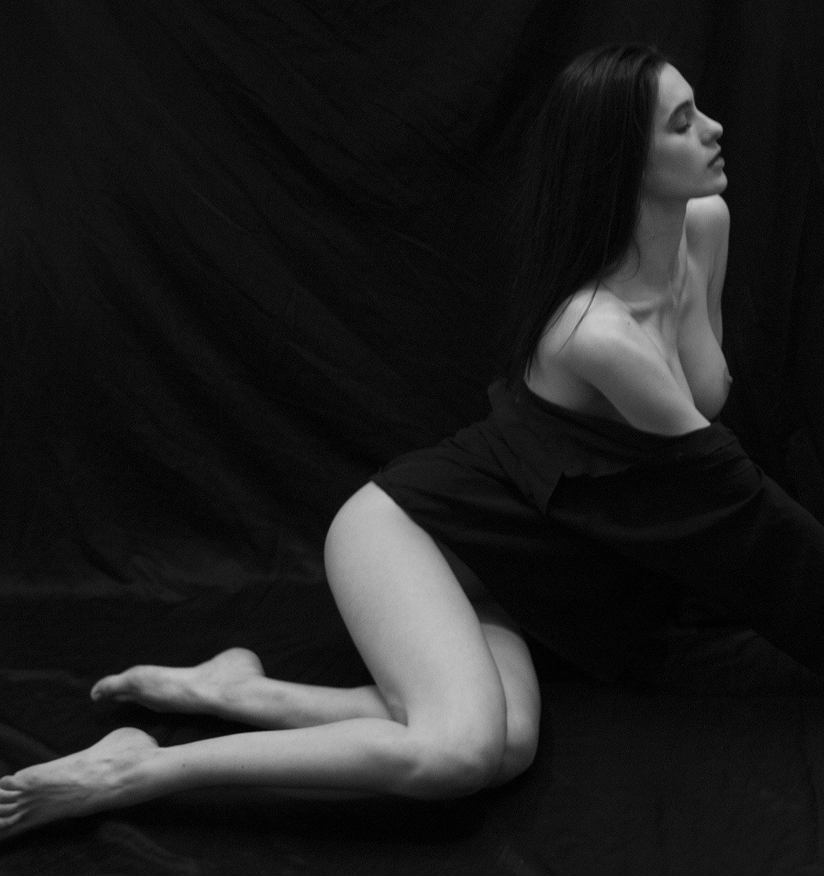 Raluca Bidian nude by Yiorgos Mavropoulos